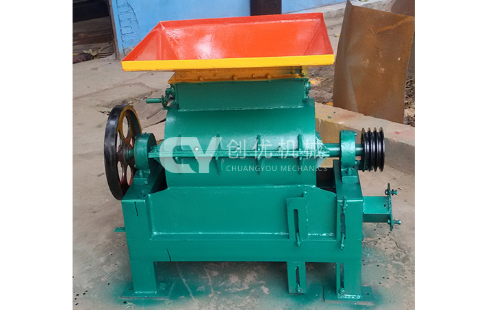 尿素粉碎機(jī)